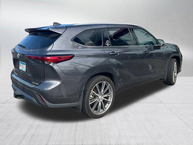 used 2022 Toyota Highlander car, priced at $36,785