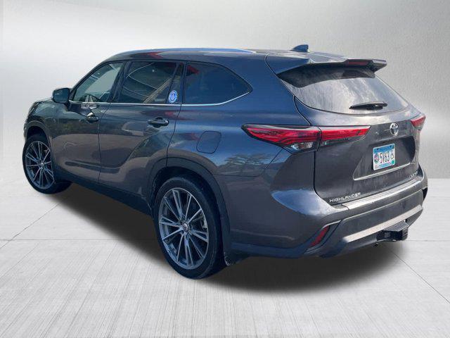 used 2022 Toyota Highlander car, priced at $36,785