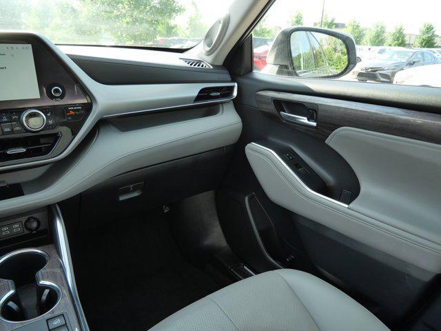 used 2023 Toyota Highlander car, priced at $47,985