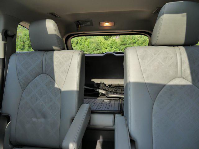 used 2023 Toyota Highlander car, priced at $47,985
