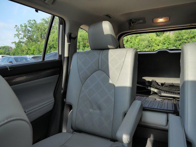 used 2023 Toyota Highlander car, priced at $47,985