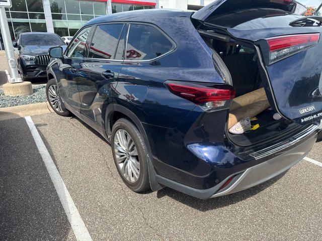 used 2021 Toyota Highlander Hybrid car, priced at $40,990
