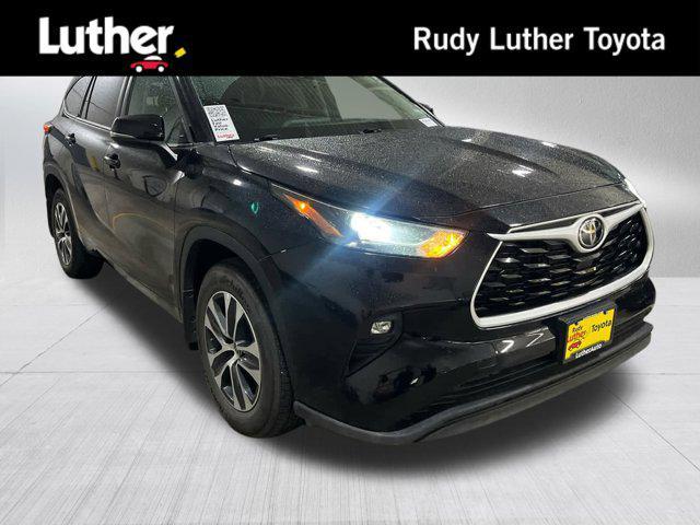 used 2022 Toyota Highlander car, priced at $35,990