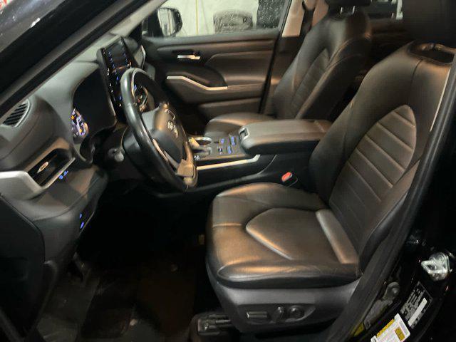 used 2022 Toyota Highlander car, priced at $35,990