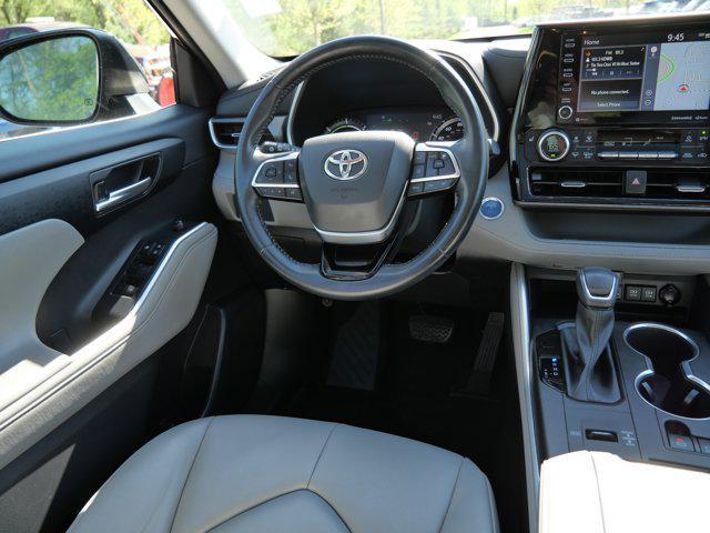 used 2021 Toyota Highlander Hybrid car, priced at $34,900