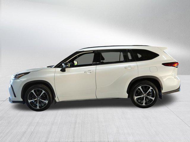 used 2022 Toyota Highlander car, priced at $35,785