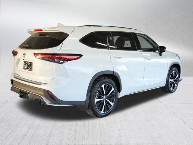 used 2022 Toyota Highlander car, priced at $35,785