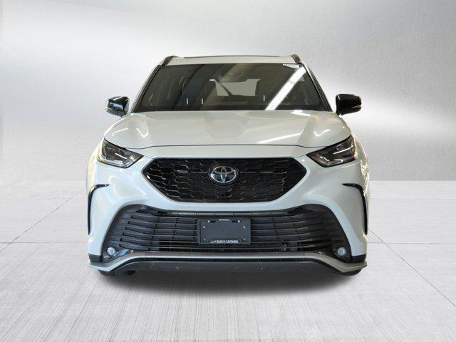 used 2022 Toyota Highlander car, priced at $35,785