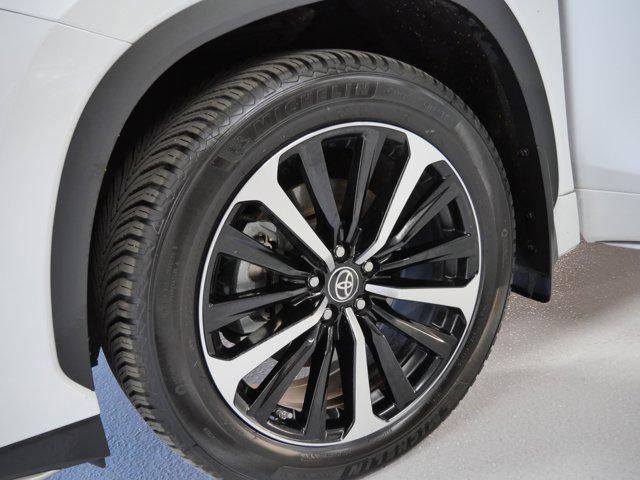 used 2022 Toyota Highlander car, priced at $35,785
