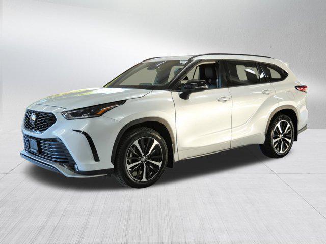 used 2022 Toyota Highlander car, priced at $35,785