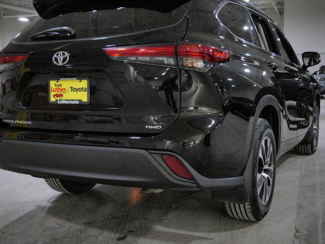 used 2021 Toyota Highlander car, priced at $32,995