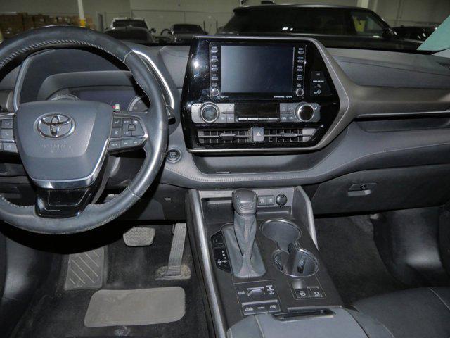 used 2021 Toyota Highlander car, priced at $32,995