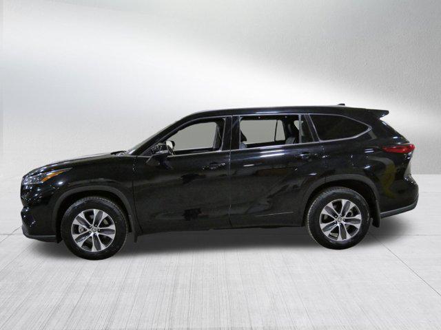 used 2021 Toyota Highlander car, priced at $32,995