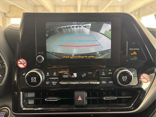 used 2024 Toyota Highlander car, priced at $39,990