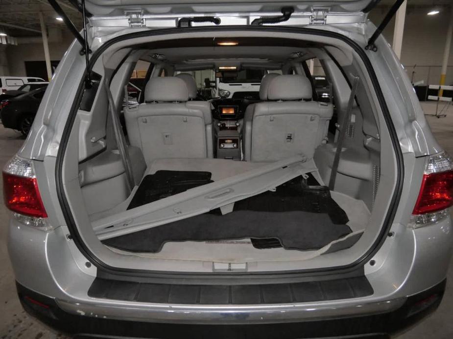 used 2013 Toyota Highlander car, priced at $14,485