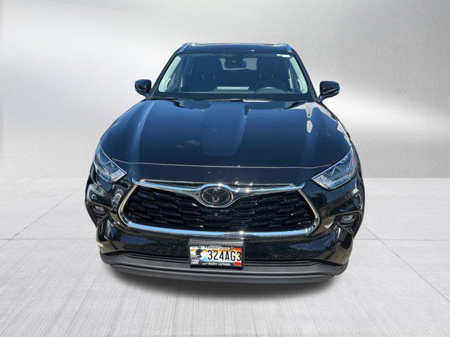 used 2020 Toyota Highlander car, priced at $36,990