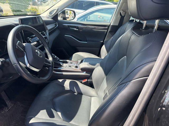 used 2020 Toyota Highlander car, priced at $36,990