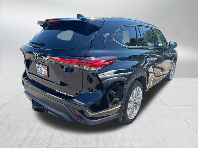 used 2020 Toyota Highlander car, priced at $36,990