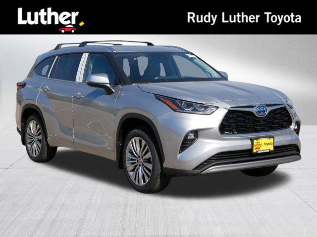 new 2024 Toyota Highlander Hybrid car, priced at $57,281