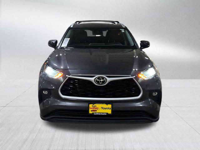 used 2024 Toyota Highlander car, priced at $43,990