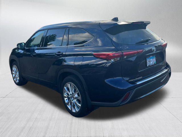 used 2020 Toyota Highlander car, priced at $34,995