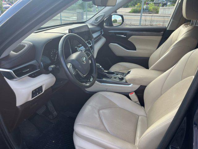 used 2020 Toyota Highlander car, priced at $34,995