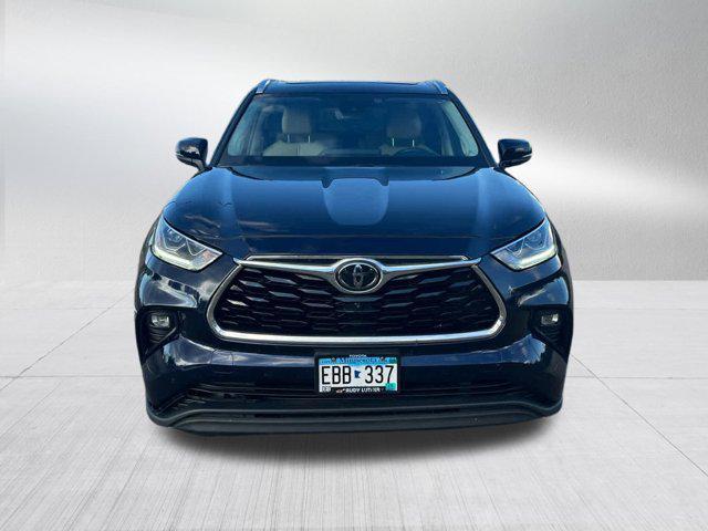 used 2020 Toyota Highlander car, priced at $34,995