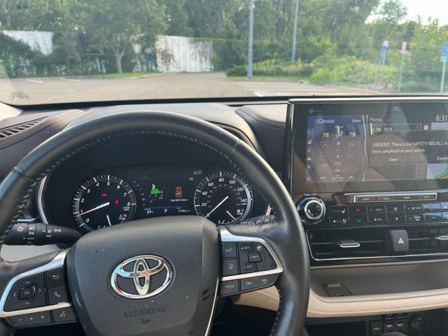 used 2020 Toyota Highlander car, priced at $34,995