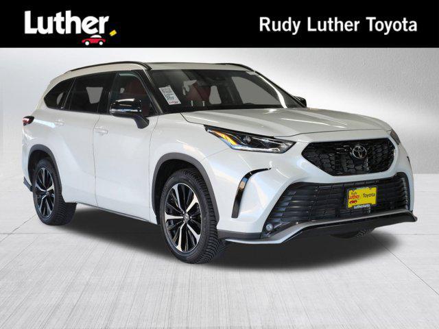 used 2021 Toyota Highlander car, priced at $34,485