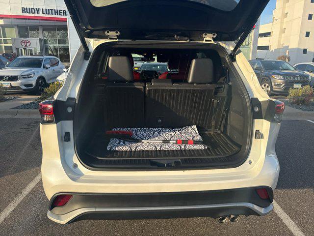 used 2021 Toyota Highlander car, priced at $34,990