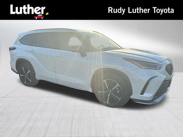 used 2021 Toyota Highlander car, priced at $34,990