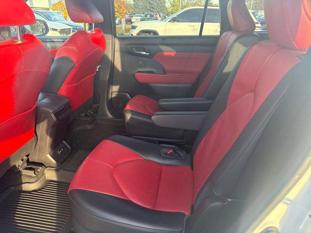 used 2021 Toyota Highlander car, priced at $34,990