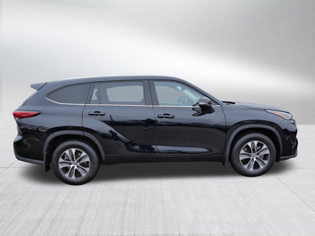 used 2021 Toyota Highlander car, priced at $36,485