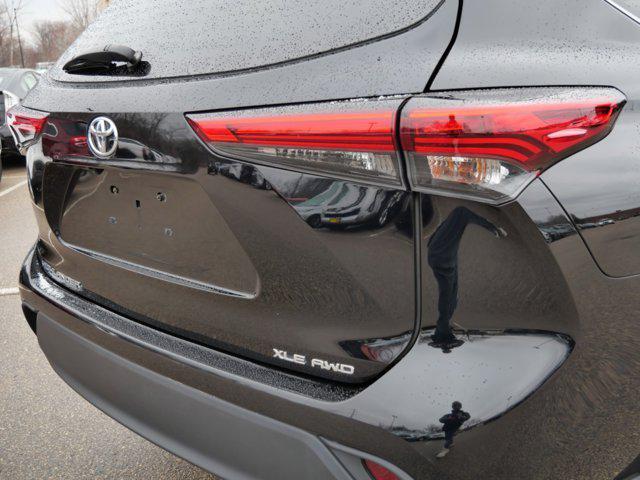 used 2021 Toyota Highlander car, priced at $36,485