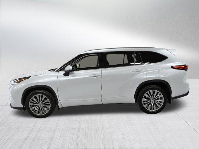 used 2022 Toyota Highlander car, priced at $32,985