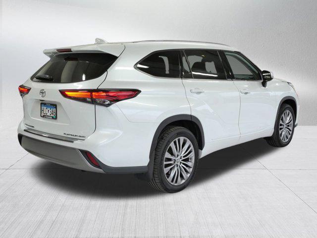 used 2022 Toyota Highlander car, priced at $32,985