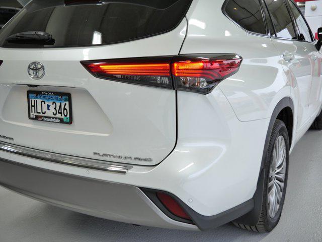 used 2022 Toyota Highlander car, priced at $32,985