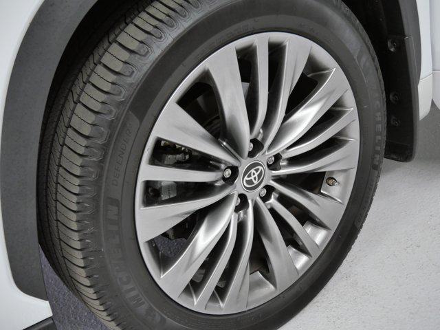 used 2022 Toyota Highlander car, priced at $32,985