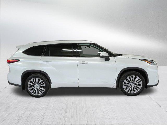 used 2022 Toyota Highlander car, priced at $32,985