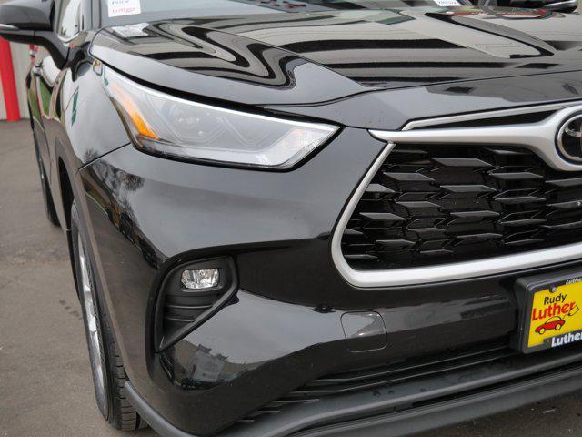 used 2023 Toyota Highlander car, priced at $34,485