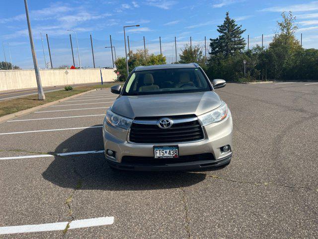 used 2014 Toyota Highlander car, priced at $16,500