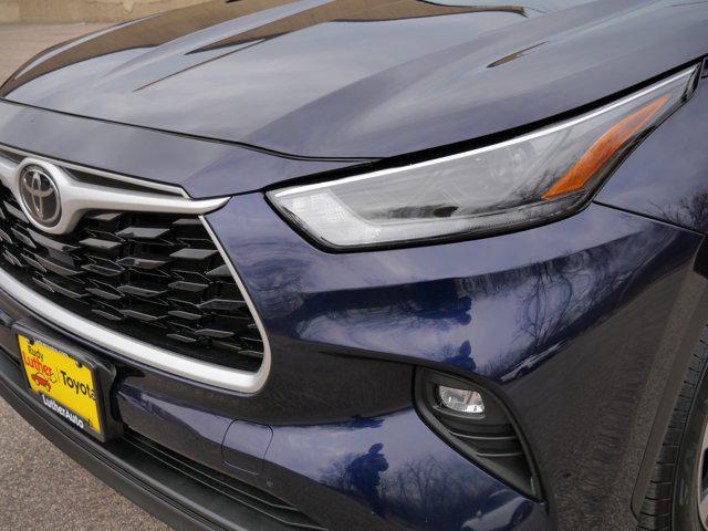used 2022 Toyota Highlander car, priced at $33,995