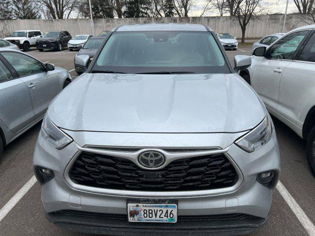 used 2022 Toyota Highlander car, priced at $31,990