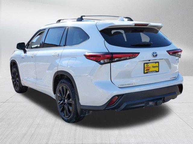 used 2020 Toyota Highlander Hybrid car, priced at $27,785