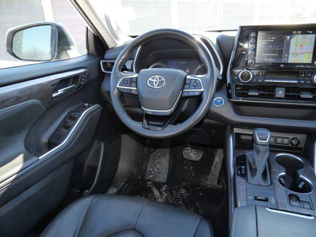 used 2020 Toyota Highlander Hybrid car, priced at $27,785