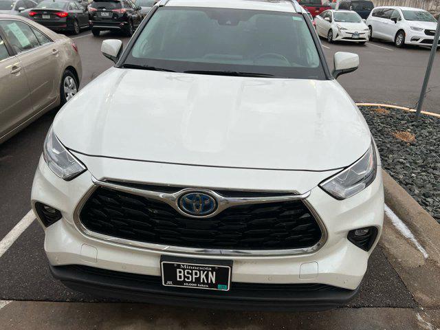 used 2020 Toyota Highlander Hybrid car, priced at $28,990