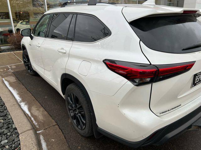 used 2020 Toyota Highlander Hybrid car, priced at $28,990