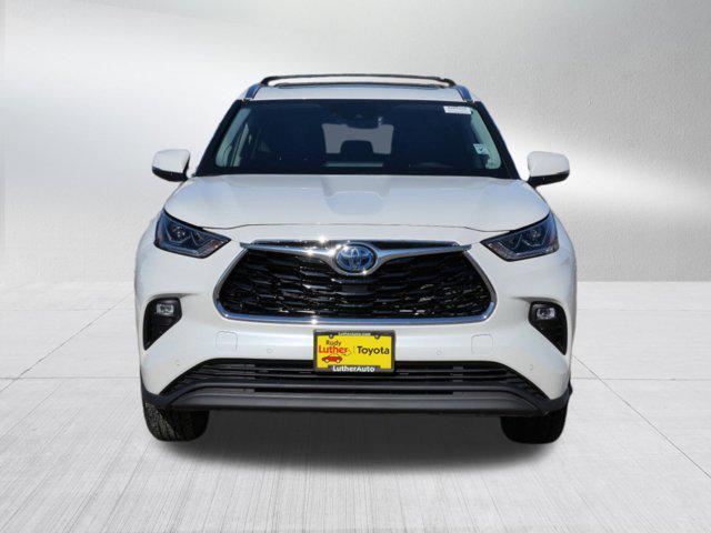 used 2020 Toyota Highlander Hybrid car, priced at $27,785