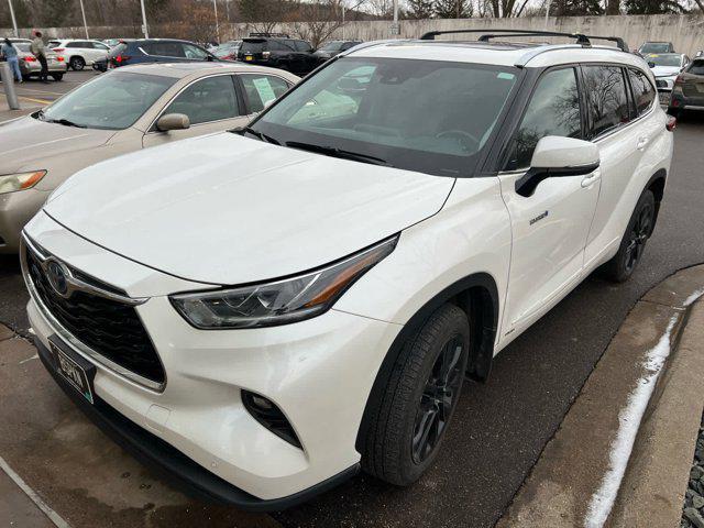 used 2020 Toyota Highlander Hybrid car, priced at $28,990