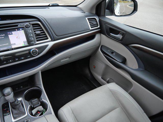 used 2015 Toyota Highlander Hybrid car, priced at $14,895